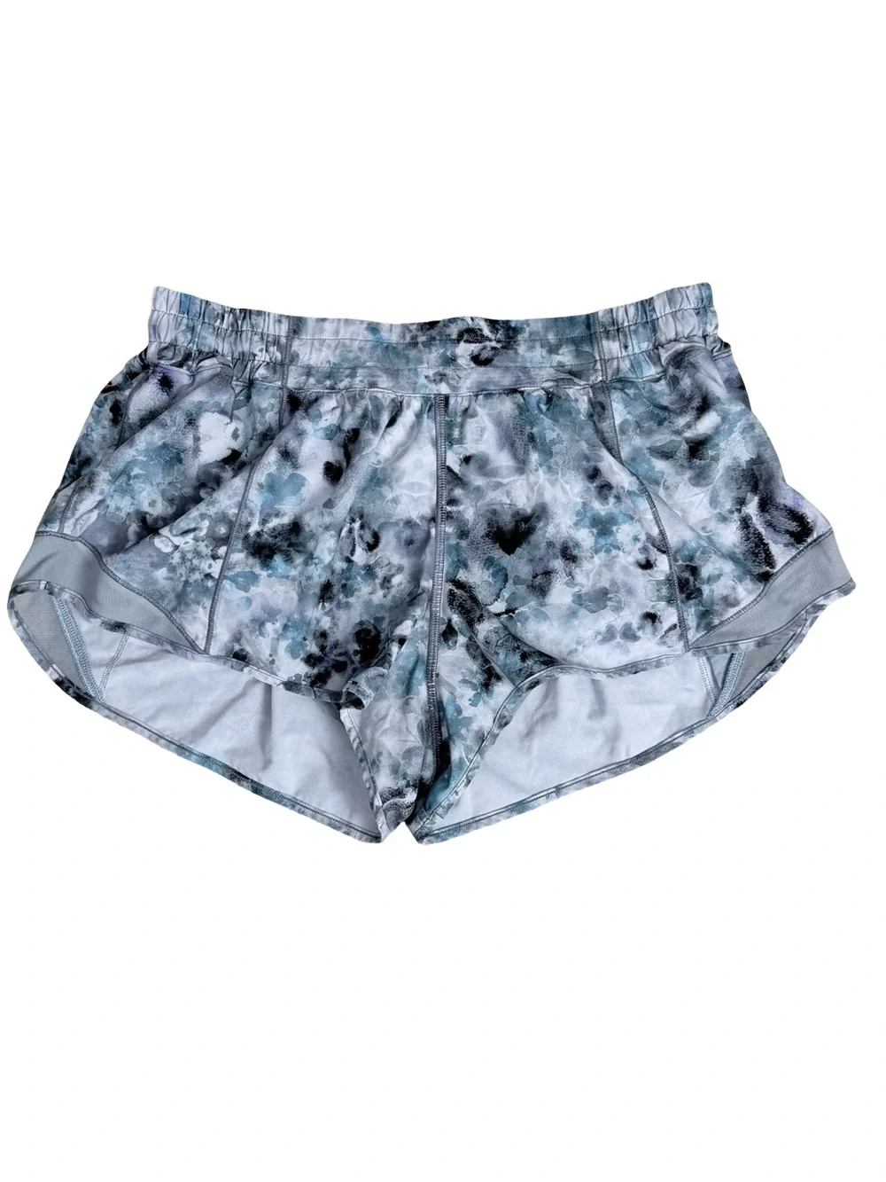 Lululemon Hotty Hot Low Rise Short  Size 10